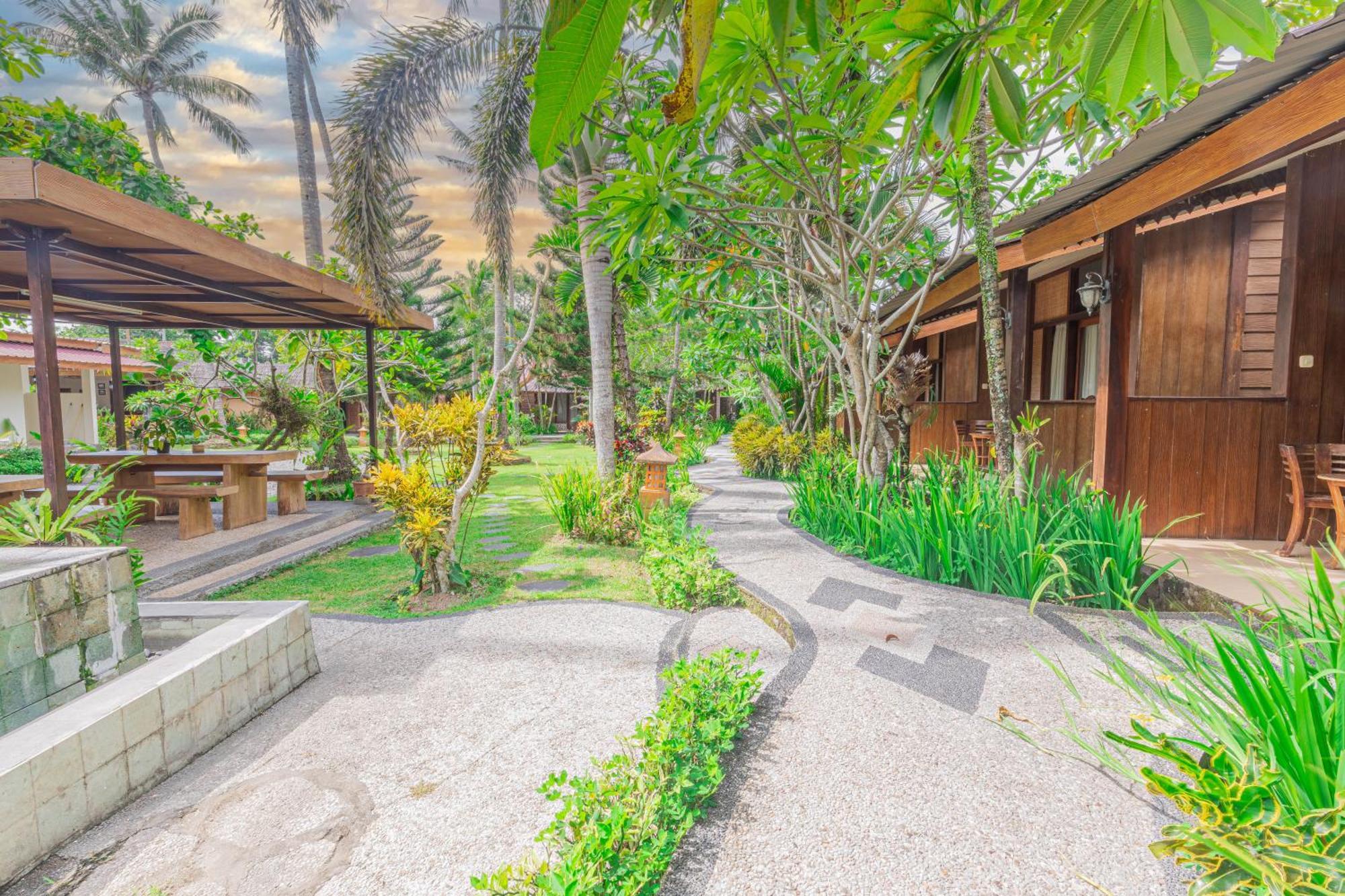 Green Asri Hotel Senggigi Exteriör bild