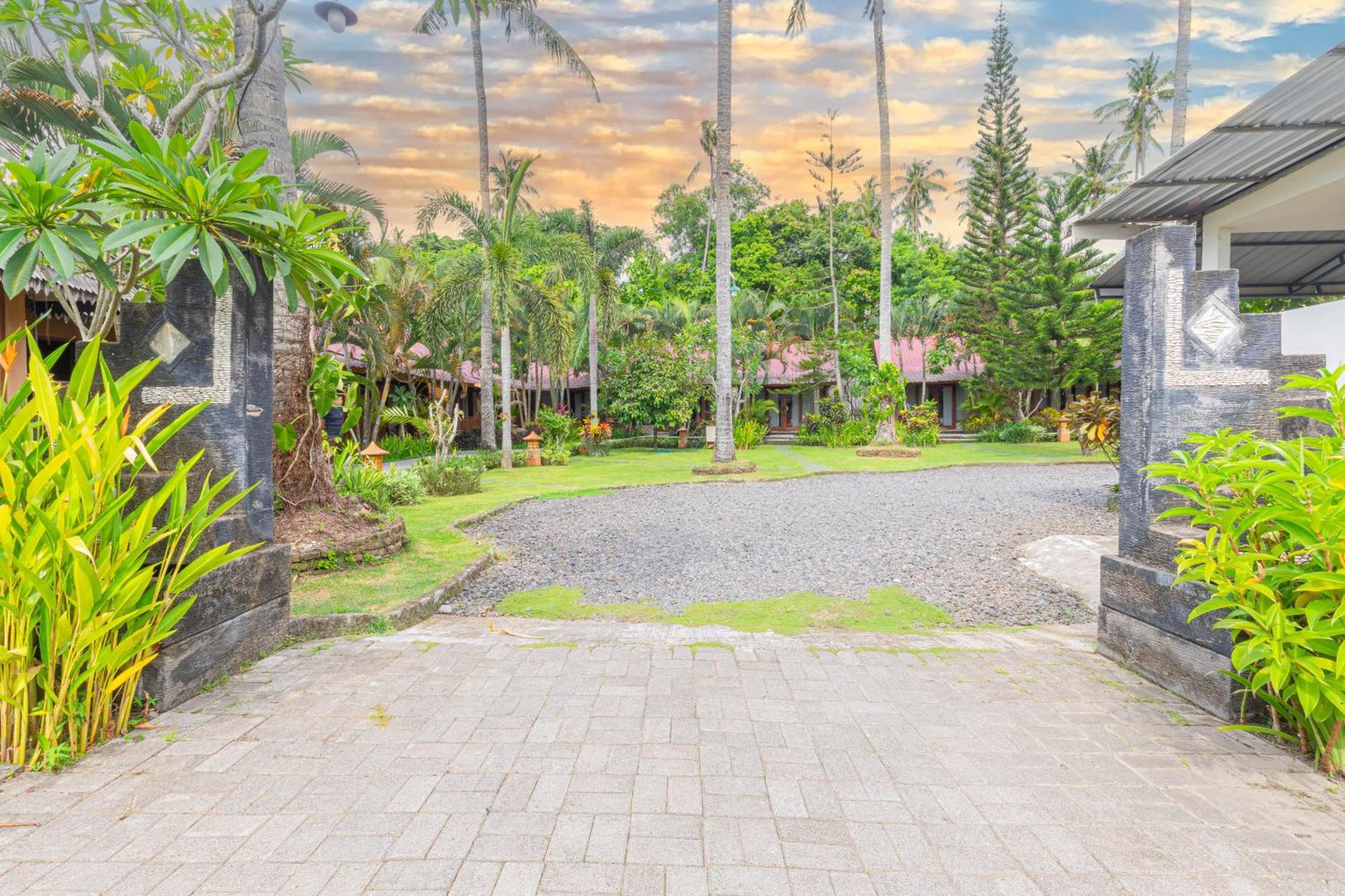 Green Asri Hotel Senggigi Exteriör bild